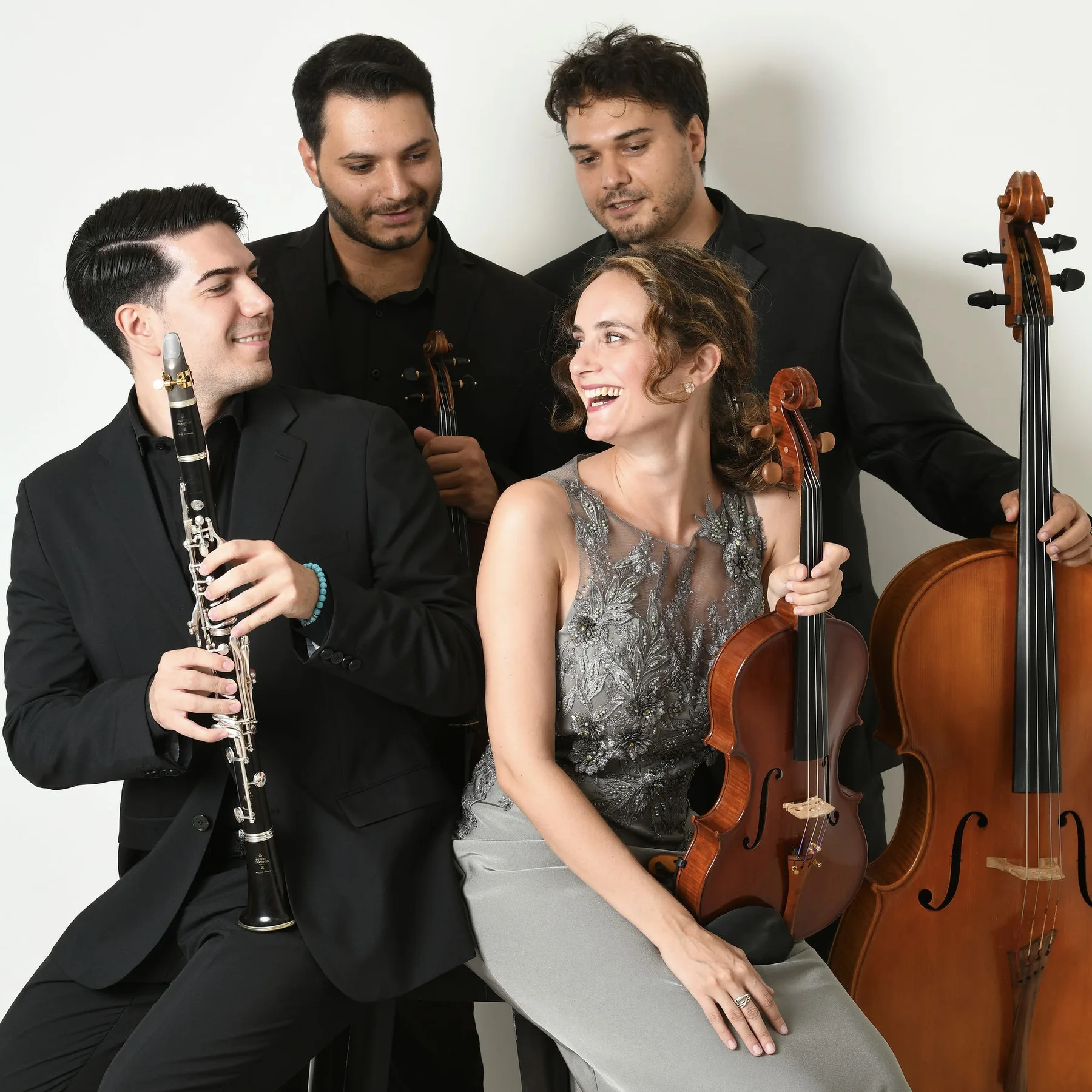Musicisti dell’ensemble cameristico in un momento informale